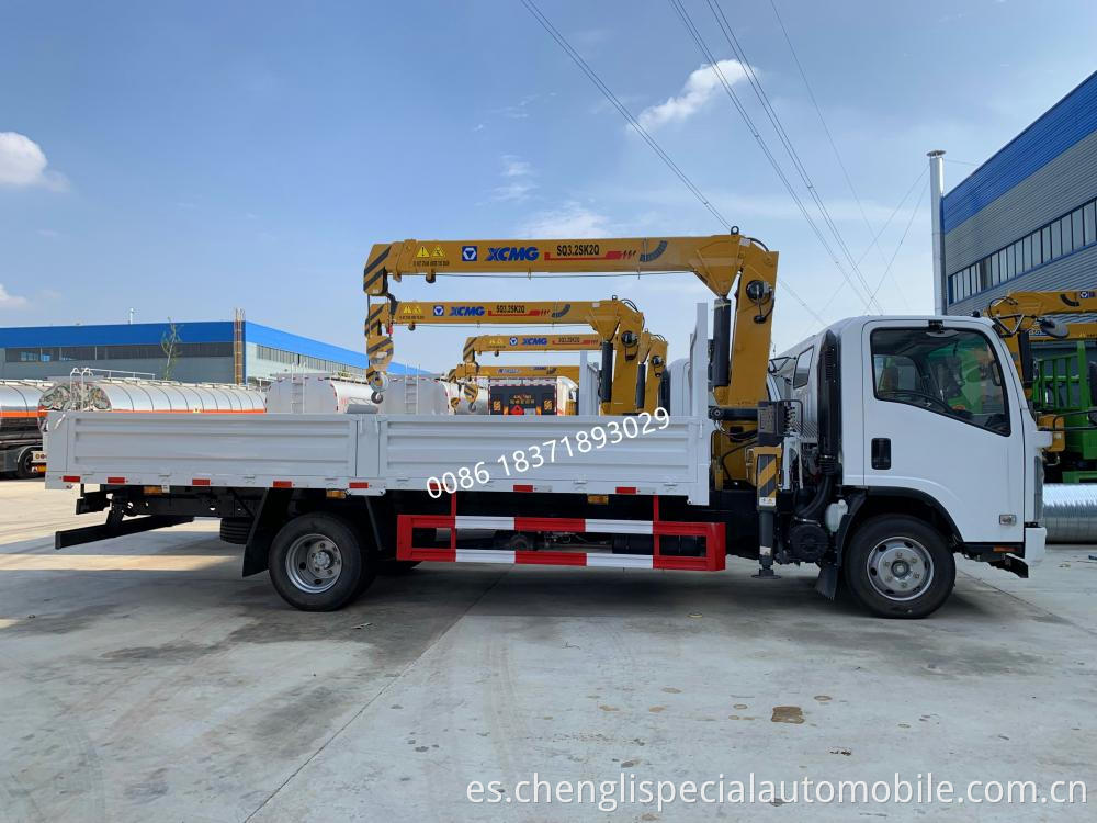 Isuzu 700p Crane Truck 3